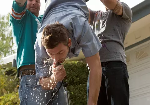 Asta-i culmea! Bărbaților li se va face statuie, în Capitală!