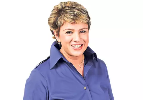 Teo Trandafir NU se va cununa în biserică. Iată ce povesteşte naşa vedetei!