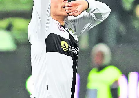 Hernan Crespo, celebrul atacant argentinian, s-a făcut patron de fabrică şi, posibil, de echipă la Rovinari, un orăşel minier din Gorj