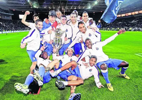 Săpunaru (Portugalia), Lucescu şi Raţ (Ucraina), dar şi Olăroiu şi Rădoi (Emirate) au ieşit campioni cu echipele lor de club