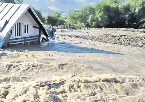 Fetiţă de 5 ani, înghiţită de viitură