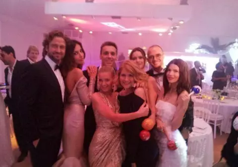 Oreste despre prezenţa la Cannes: "Armani ne-a mărturisit că cele mai frumoase femei din seara asta stau la noi la masă" FOTO