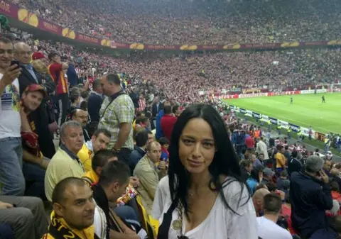 Andreea Raicu a făcut furori pe Naţional Arena înaintea începerii meciului din finala Europa League!