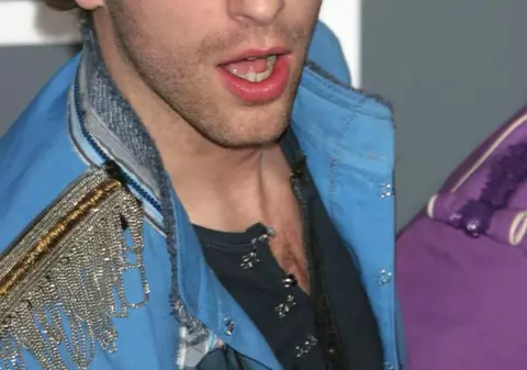 Chris Martin, solistul trupei Coldplay, suferă de sindromul tinnitus. Vezi ce i-a provocat boala!