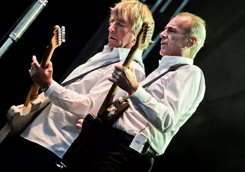 Veteranii rockului britanic, Status Quo vin la Bucureşti