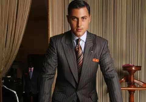 Alexandru Ciucu îi face costumul de ginere viitorului soț al lui Teo Trandafir! Află cum va arăta!