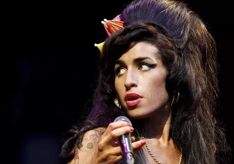 AMY WINEHOUSE, din nou pe scenă cu ajutorul unei HOLOGRAME