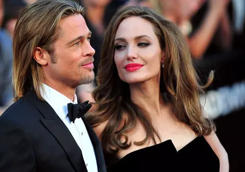 Ăsta de cadou! Angelina Jolie i-a cumpărat lui Brad Pitt un elicopter de 1 milion de lire sterline