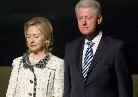 DIVORŢUL SECOLULUI! Hillary şi Bill Clinton o iau pe drumuri separate