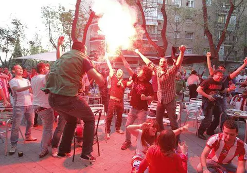 Sărbătoarea victoriei lui Atletico de la Madrid: 37 de persoane rănite, 52 reţinute 