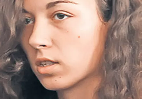 Carmen Bejan, studenta criminală, NU ARE VOIE să rămână însărcinată în următorii doi ani!