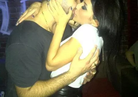 Celia, cine e bărbatul misterios cu care te săruți?