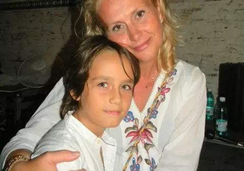 Iată-l pe naşul cel mic al lui Teo Trandafir! Prima fotografie cu fiul lui Romeo Dediu de la Holograf!