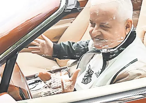 Irinel Columbeanu are terenuri de nu le mai ştie numărul! Și-a trecut averea pe 20 de file