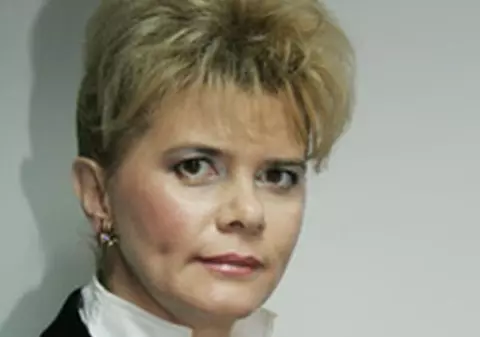 Absolventă de "Standford" şi pasionată de "îNNot". Corina Dumitrescu, propusă în funcţia de ministru al Educaţiei, are greşeli de grădiniţă în CV