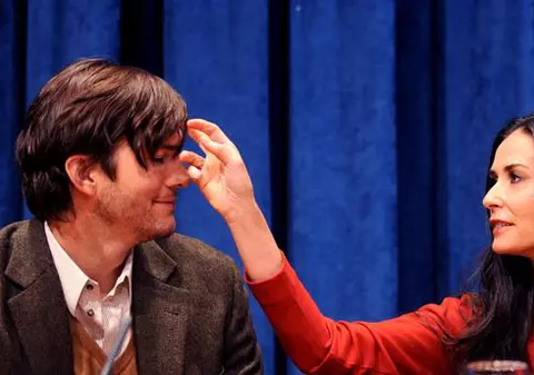 Demi Moore nu mai e "Doamna Kutcher" nici pe Twitter