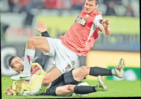 Dinamo a câştigat cu şansă pe terenul Voinţei Sibiu