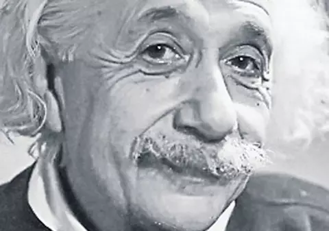 Un copil român, geniu la 2 ani, are un coeficient de inteligenţă aproape la fel de mare ca al lui Albert Einstein