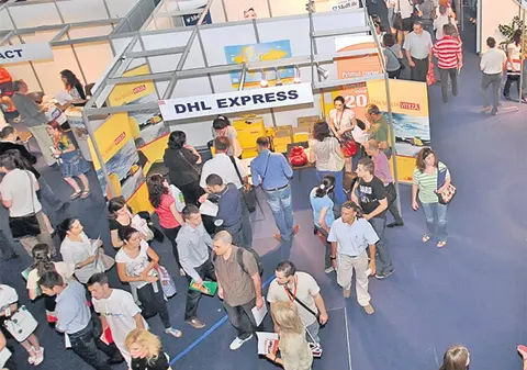 Au stat la coadă pentru o slujbă la târgul eJobs