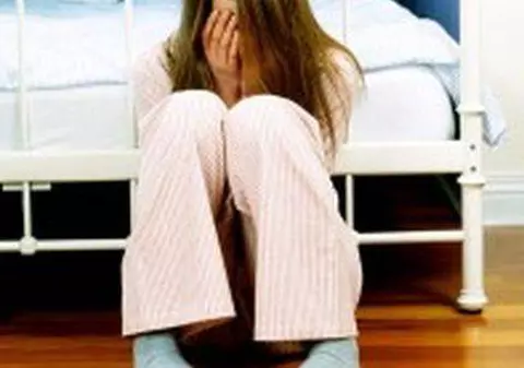 ASTA E MAMĂ? Uite cum şi-a PEDEPSIT fiica de 12 ani pentru că avea note mici la şcoală