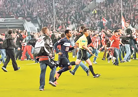 Soarta meciului Düsseldorf - Berlin pusă sub semnul întrebării din cauza fanilor gazdelor