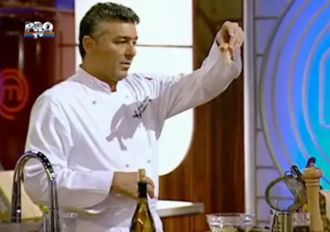 Invitat de 5 stele la MasterChef! Iată-l pe maestrul care şi-a dat DEMISIA pentru că Bill Clinton i-a cerut hamburger!