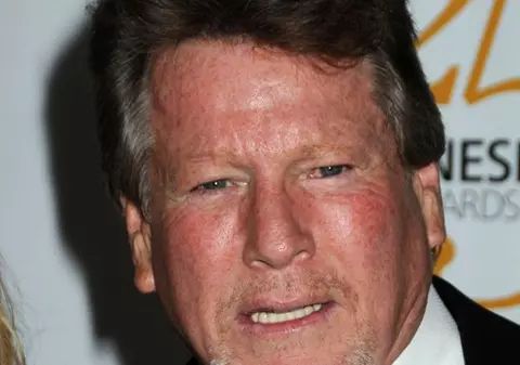 Actorul Ryan O'Neal se luptă cu 3 tipuri de cancer. Vezi cât mai are de trăit!