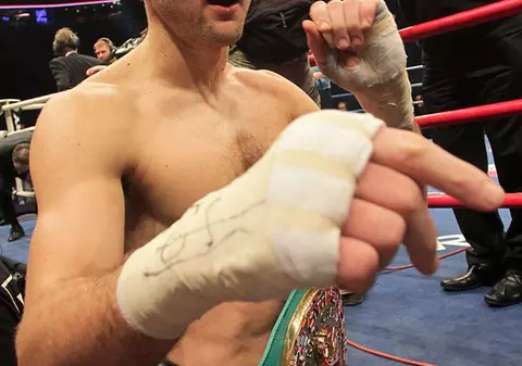 Froch râde de Bute