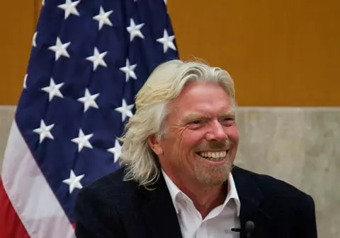 Miliardarul Richard Branson, ŞOCAT de un tânăr român! "La Bucureşti am auzit una dintre cele mai scandaloase idei de afaceri"