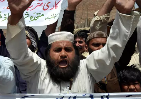 Twitter a intrat în conflict cu RELIGIA! Pakistanul blochează accesul la reţeaua de socializare! 