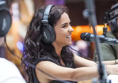 CÂT DE SLABĂ E vedeta româncă adorată de toată planeta. O recunoşti? | FOTO