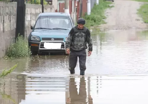 Potop în Buzău. 13 localităţi sunt inundate