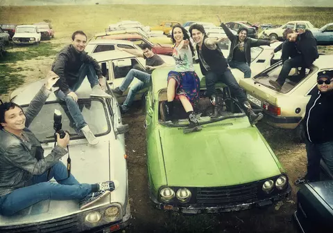 Jukebox lansează pe Libertatea.ro, noul single "Cum vrei tu" | VIDEO