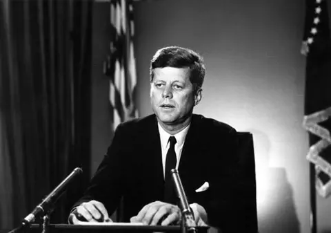 SECRETUL MORŢII LUI KENNEDY, îngropat pe vecie! Acum, ADEVĂRUL e în mormânt! 