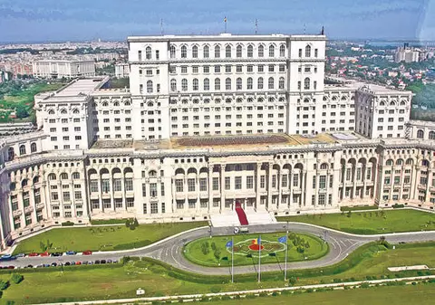 Senatorii şi deputaţii, plătiţi cu 1.500 de lei ca să stea degeaba