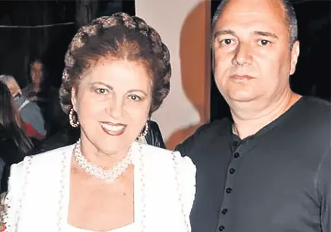 Irina Loghin a cântat şi a făcut bancuri cu morţi | VIDEO