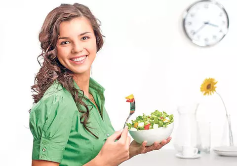 Mănânci RAPID? Ai grijă! Poţi face DIABET