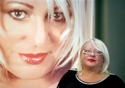 Mirabela Dauer ține dietă și vrea încă o operație estetică: ”Voi mai da jos din burți”