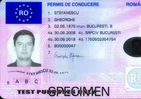 Şoferi, pregătiţi-vă! Un nou format de permis de conducere va fi pus în circulaţie din 2013