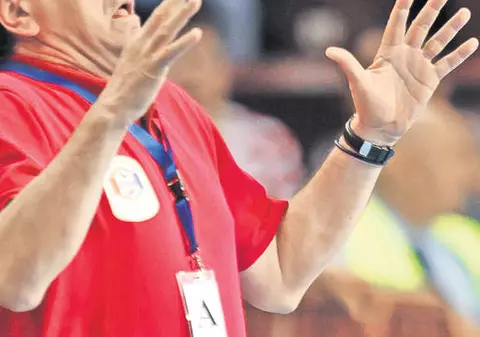 Antrenorul Radu Voina şi-ar putea da demisia de la conducerea naţionalei feminine de handbal