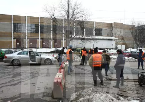 Metroul din Drumul Taberei restricţionează traficul rutier