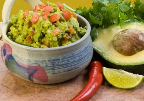 Scapă de burtă cu avocado!