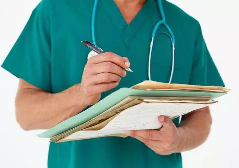 Uluitor! Medici sancționați cu 10% din salariu, după ce un om a murit din cauza neglijenței lor