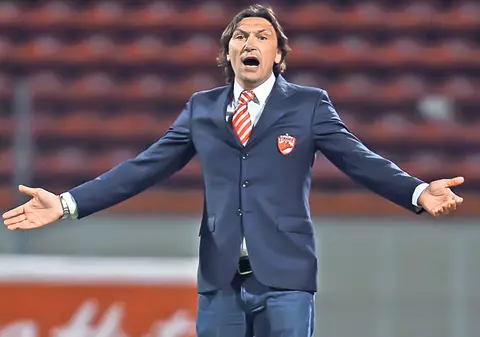 HAOSUL a revenit la Dinamo! Jucătorii sunt acuzaţi din nou de Bonetti, dar replica e dură: "Tu eşti fotomodel, nu antrenor!"