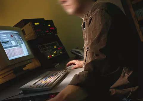 Un hacker olandez care a spart conturile Boeing a fost extrădat din România