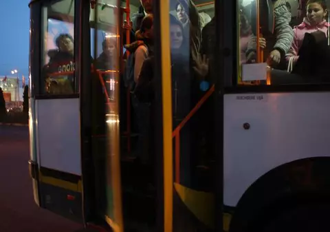 Circulaţia troleibuzelor 66 din Capitală, blocată din cauza furtunii