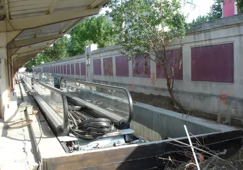 Se montează trotuarul rulant de la Pasajul Basarab