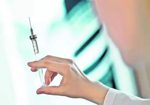 Studiile confirmă: vaccinul împotriva HPV se poate asocia cu leșin și infecții dermatologice