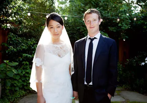 Întrebări pentru Mark Zuckerberg, după căsătorie: "How many times have you danced The Penguin Dance?". Vezi cele mai tari bancuri despre nunta fondatorului Facebook