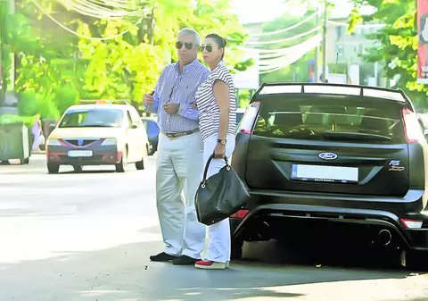 Ce repede au uitat unul de altul! Călin Popescu Tăriceanu şi fosta lui soţie, Ioana, îşi văd liniştiţi de viaţă